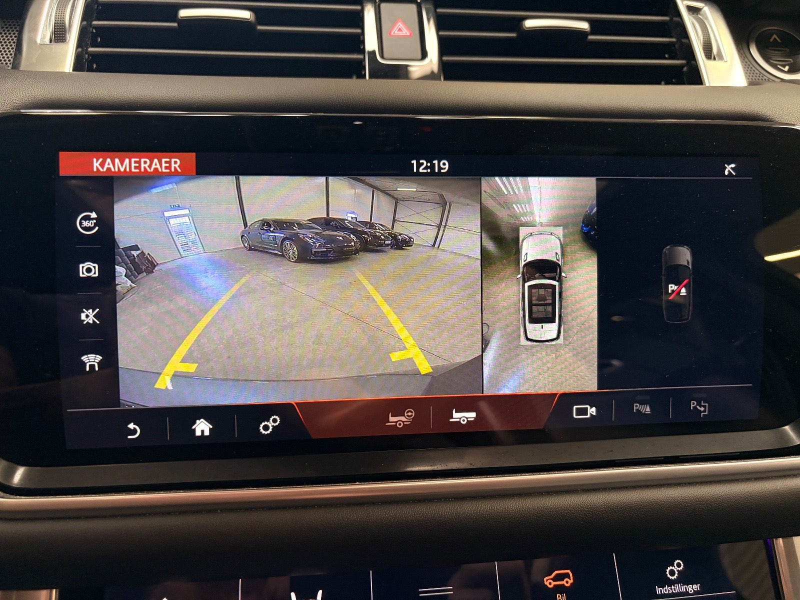 Grå Land Rover Range Rover sport fra 2020