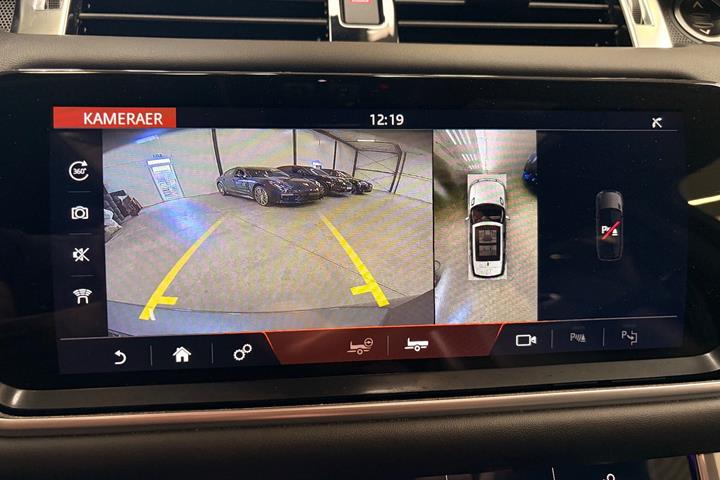 Grå Land Rover Range Rover sport fra 2020