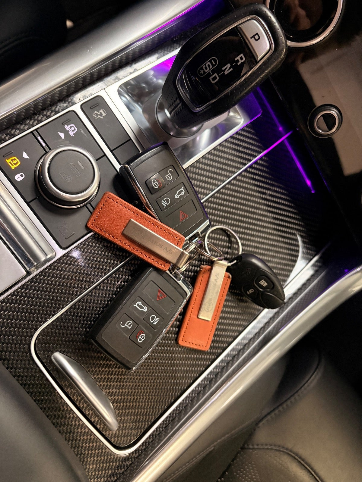 Grå Land Rover Range Rover sport fra 2020