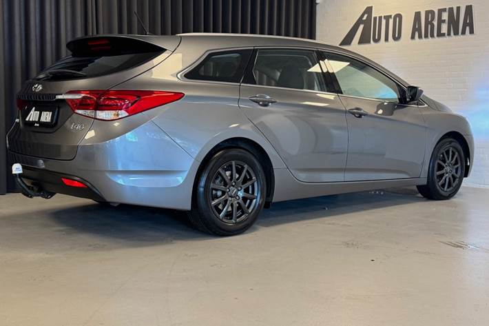 Grå Hyundai i40 fra 2016