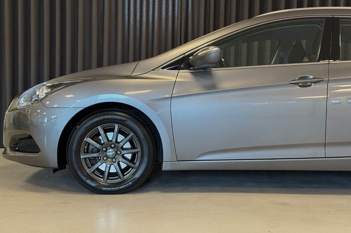 Grå Hyundai i40 fra 2016