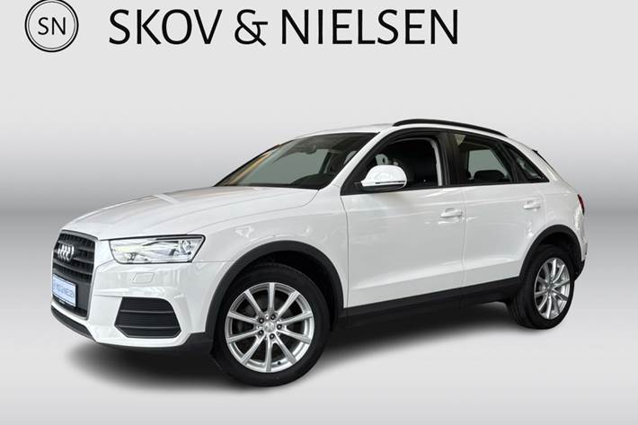 Hvid Audi Q3 fra 2017 set udefra