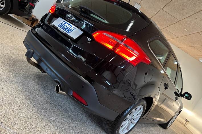Sort Ford Focus fra 2017