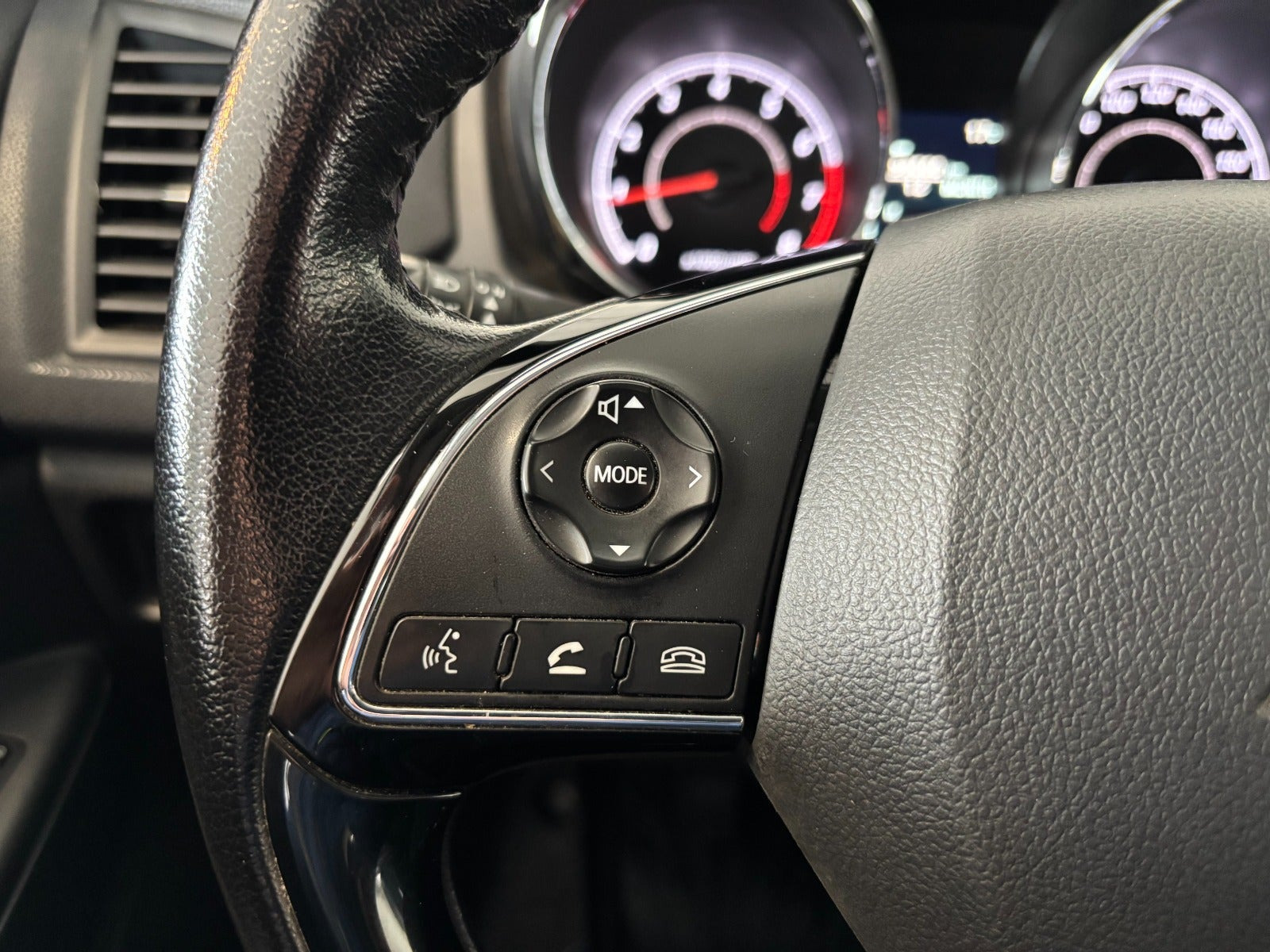 Sort Mitsubishi ASX fra 2015