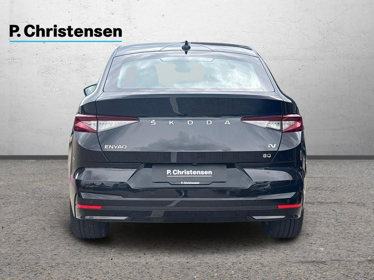 Sort Skoda Enyaq fra 2024