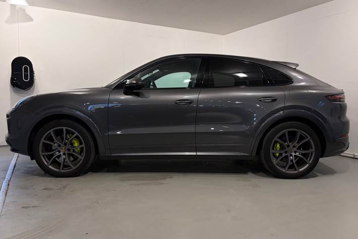 Hvid Porsche Cayenne fra 2021