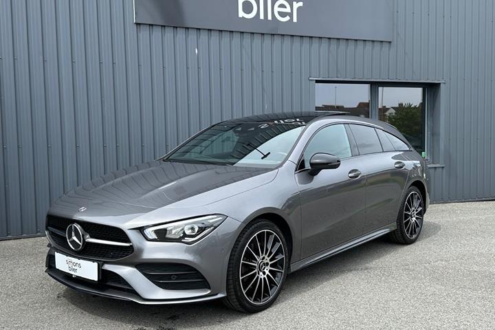 Grå Mercedes CLA250 e fra 2020 set udefra