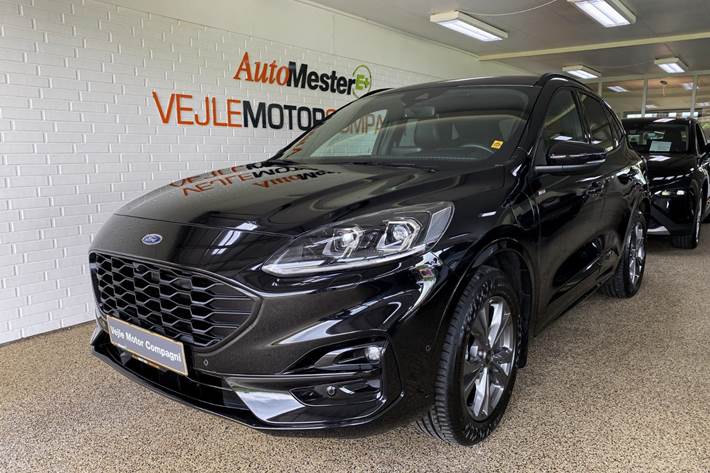 Sort Ford Kuga fra 2021