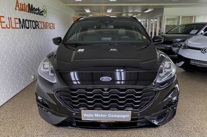 Sort Ford Kuga fra 2021