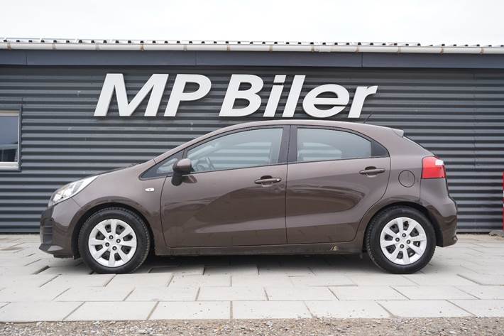 Brun Kia Rio fra 2015