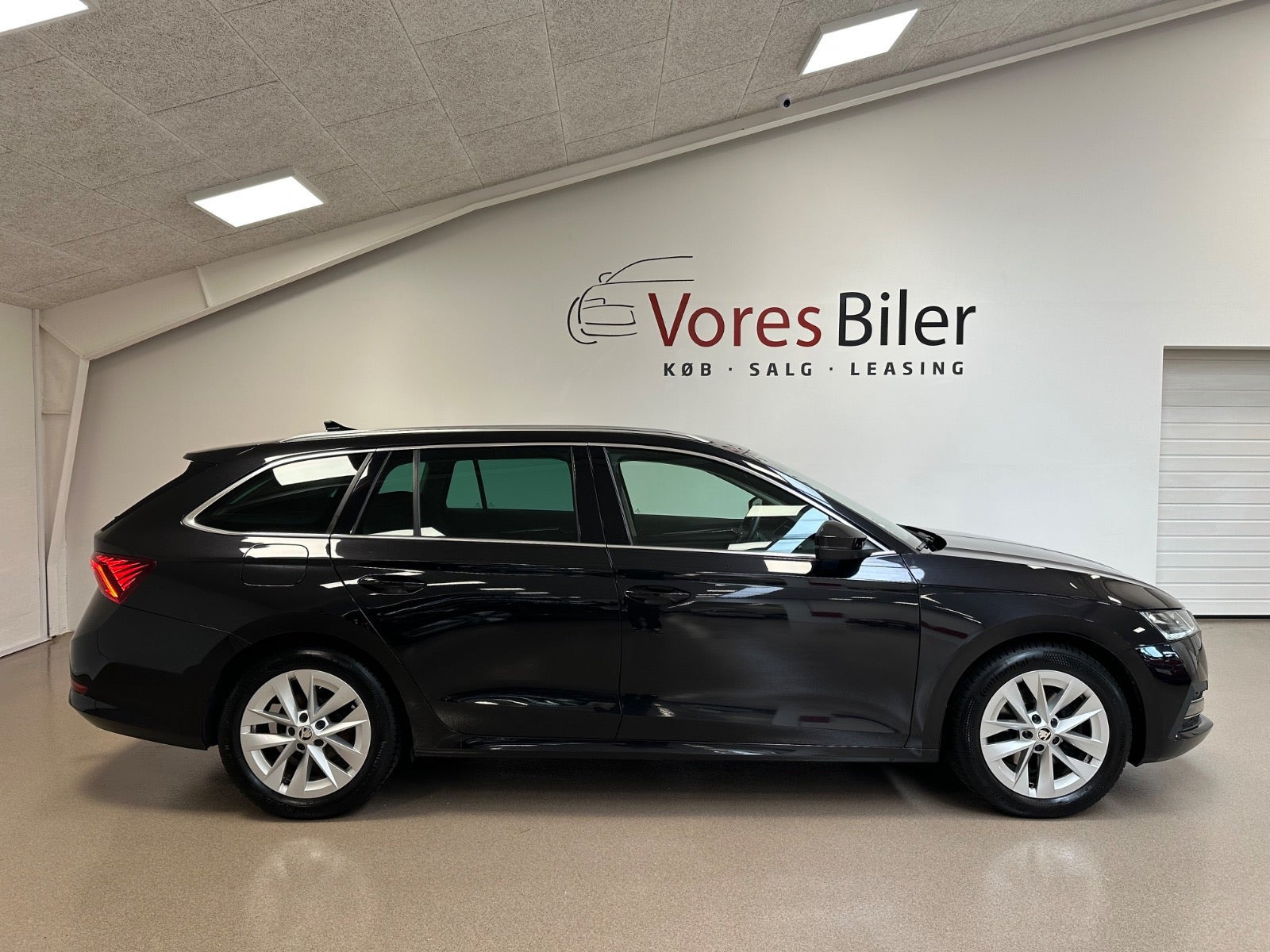 Sort Skoda Octavia fra 2022