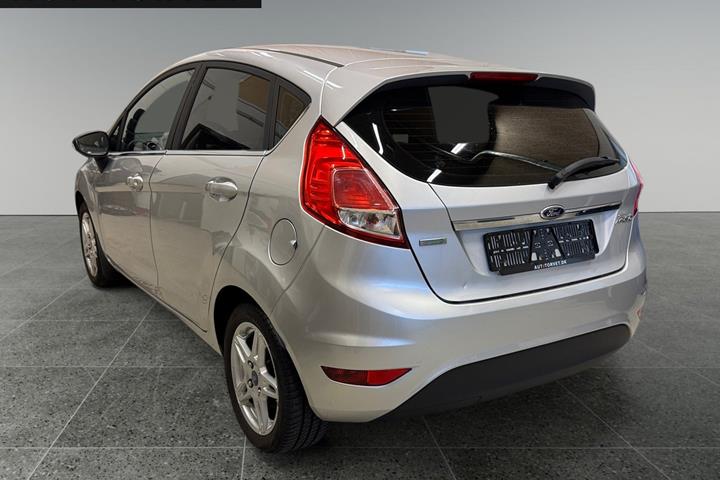 Sølv Ford Fiesta fra 2014