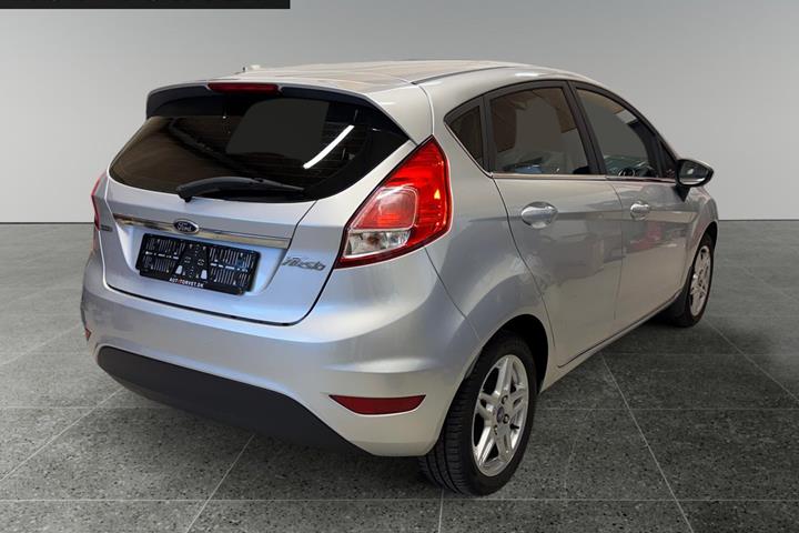 Sølv Ford Fiesta fra 2014