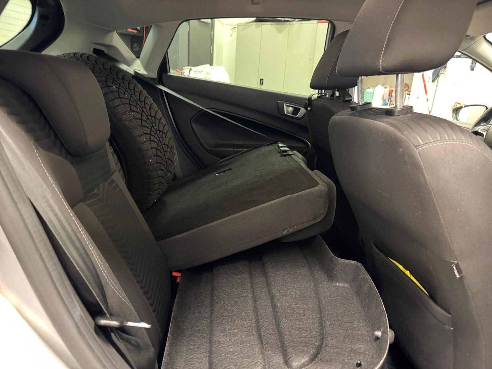 Sølv Ford Fiesta fra 2014