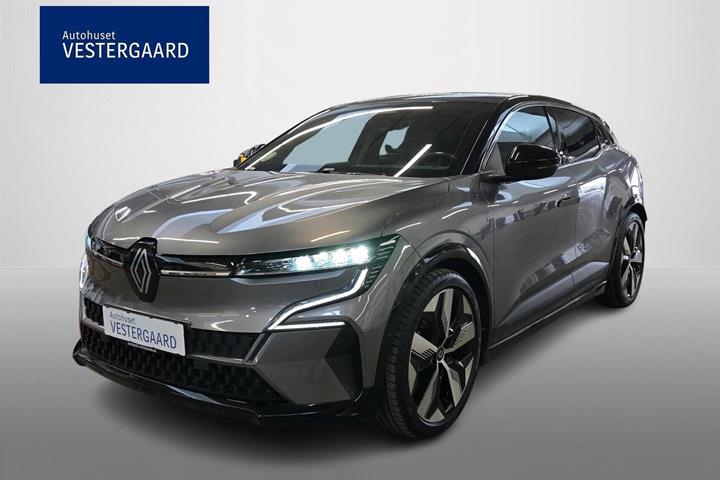 Grå Renault Megane E-Tech fra 2022 set udefra
