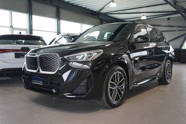 Sort BMW iX1 fra 2025