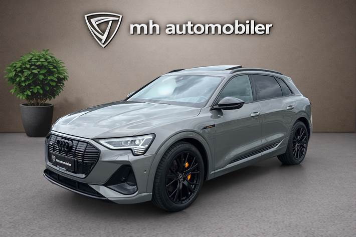 Grå Audi e-tron fra 2023 set udefra