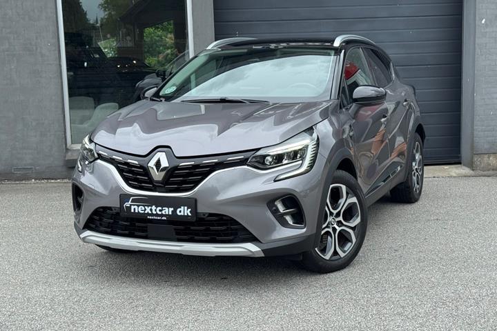 Grå Renault Captur fra 2022 set udefra