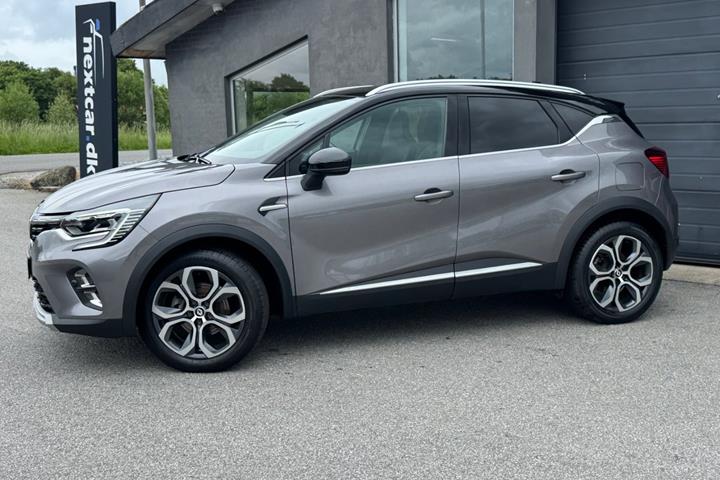 Grå Renault Captur fra 2022