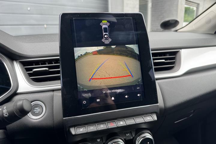 Grå Renault Captur fra 2022