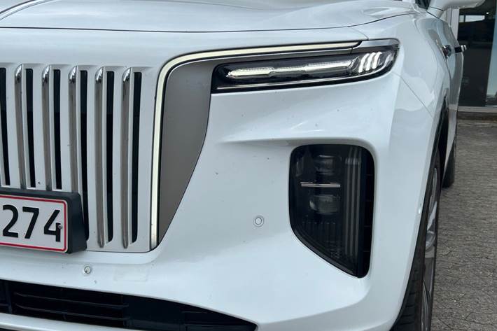 Hvid Hongqi E-HS9 fra 2024
