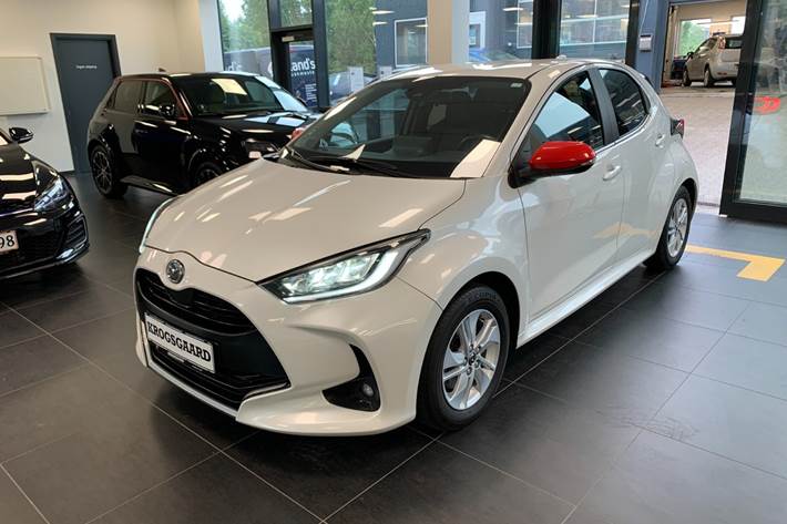 Hvid Mazda 2 fra 2022
