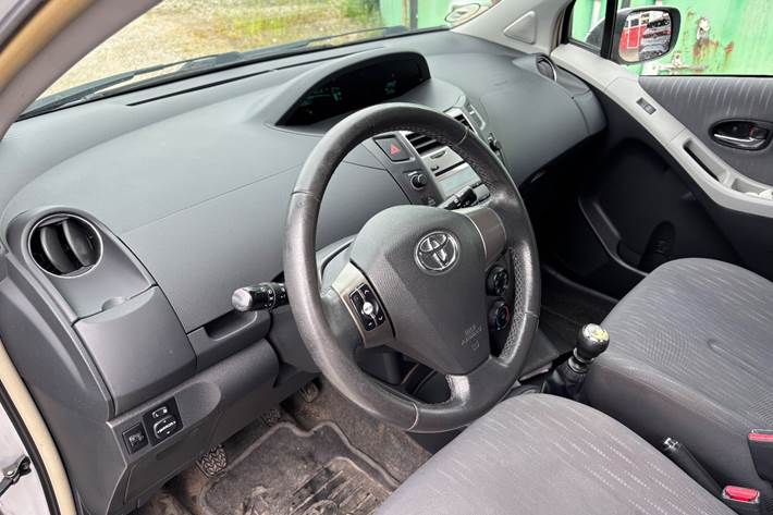 undefined Toyota Yaris fra 2010