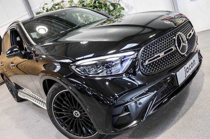 Sort Mercedes GLC300 e fra 2023
