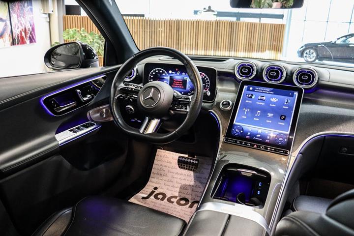 Sort Mercedes GLC300 e fra 2023