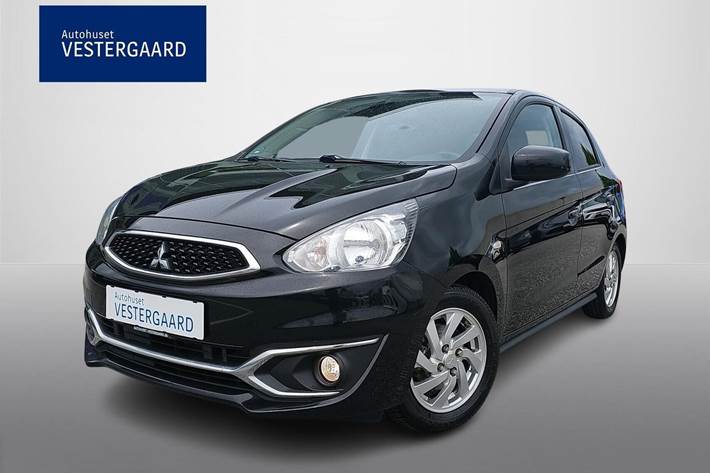 Sort Mitsubishi Space Star fra 2016 set udefra