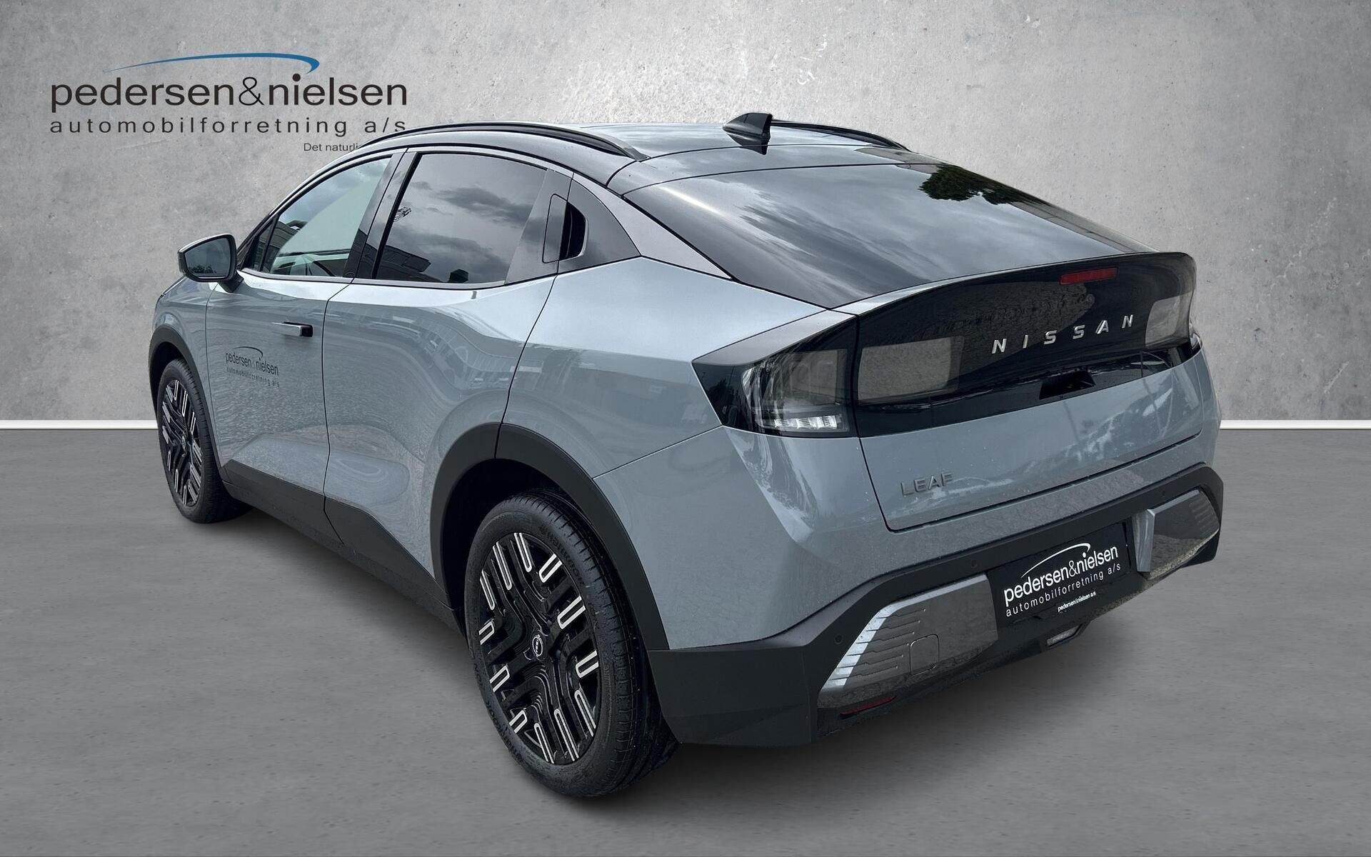 Sort Nissan Leaf fra 2026