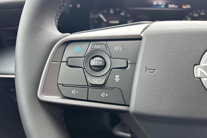 Sort Nissan Leaf fra 2026