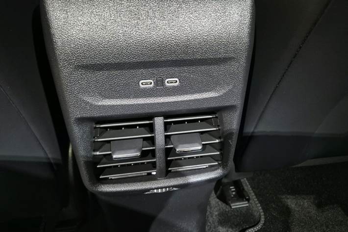 Blå Ford Explorer fra 2024