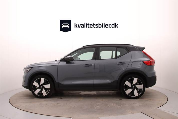 Grå Volvo XC40 fra 2022