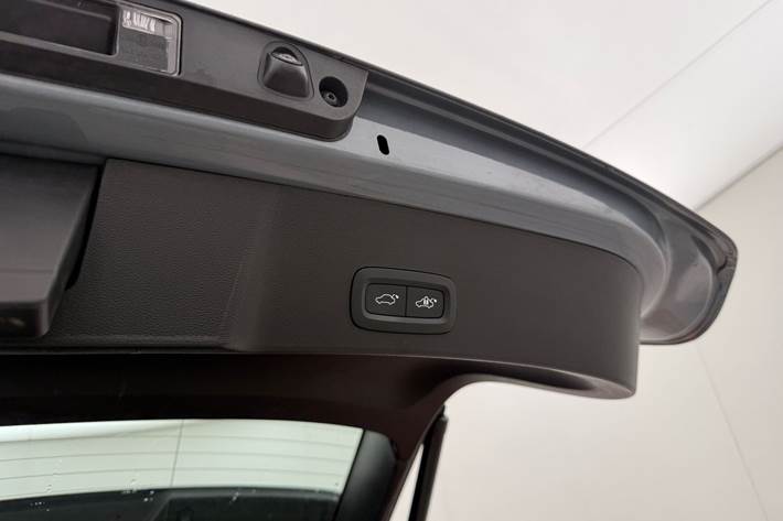 Grå Volvo XC40 fra 2022