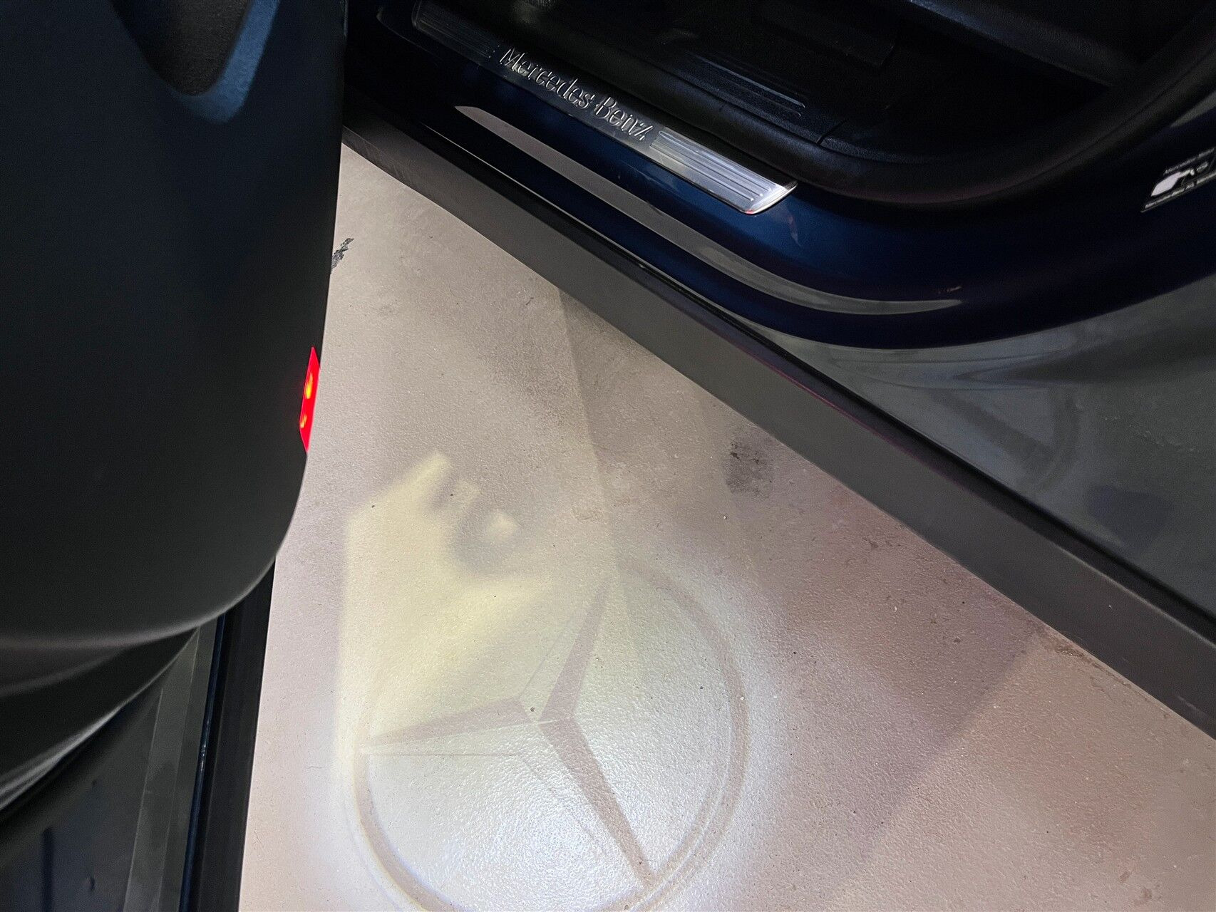 Blå Mercedes EQA 250 fra 2021