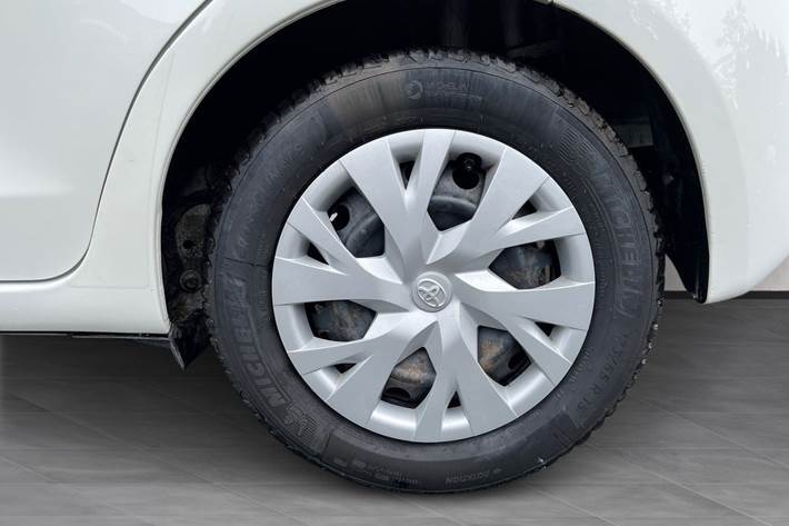 Hvid Toyota Yaris fra 2017