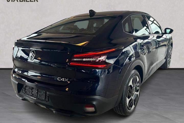 Blå Citroën ë-C4 X fra 2025