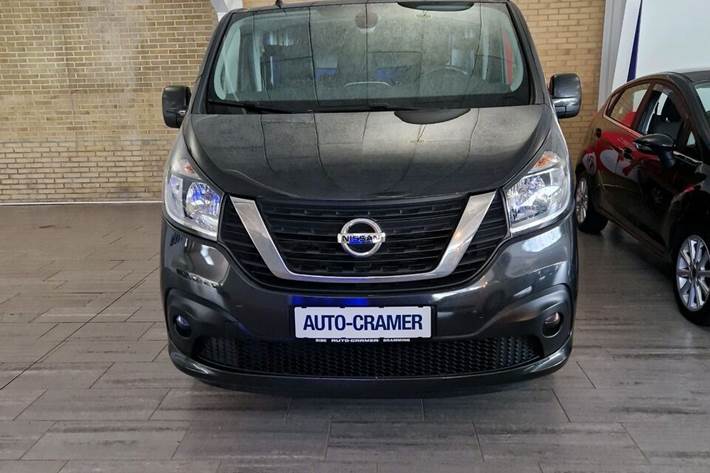 Sort Nissan NV 300 fra 2020