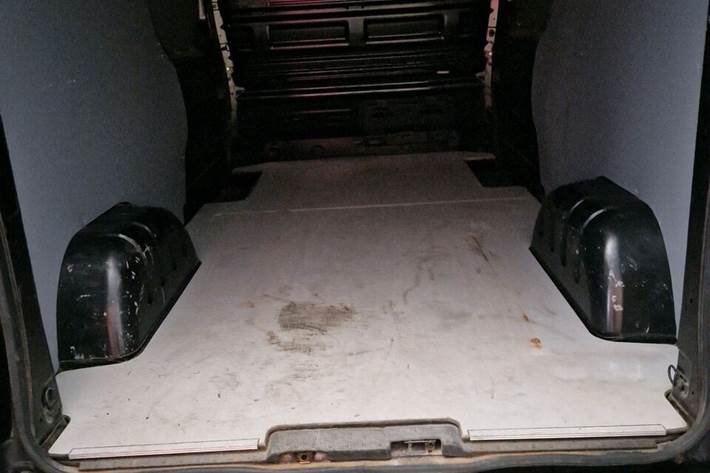 Sort Nissan NV 300 fra 2020