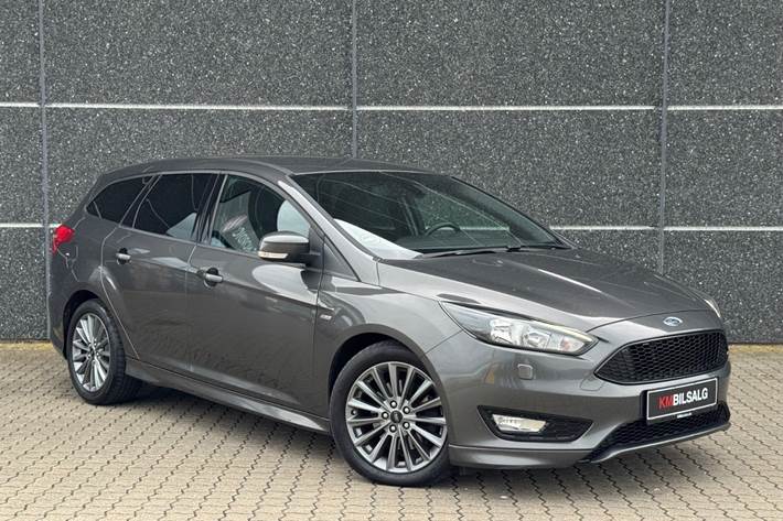 Grå Ford Focus fra 2017