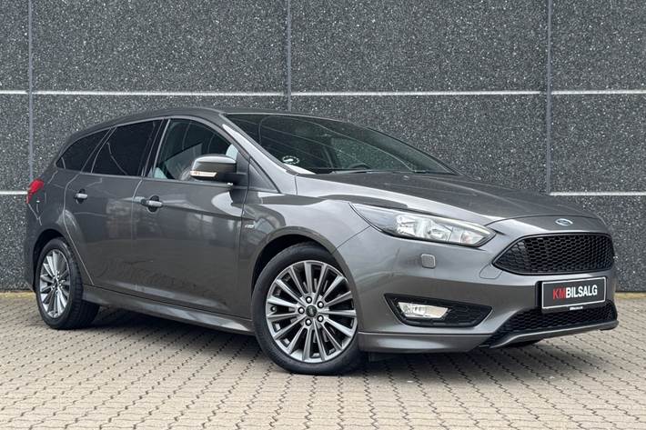Grå Ford Focus fra 2017