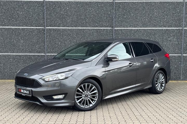 Grå Ford Focus fra 2017