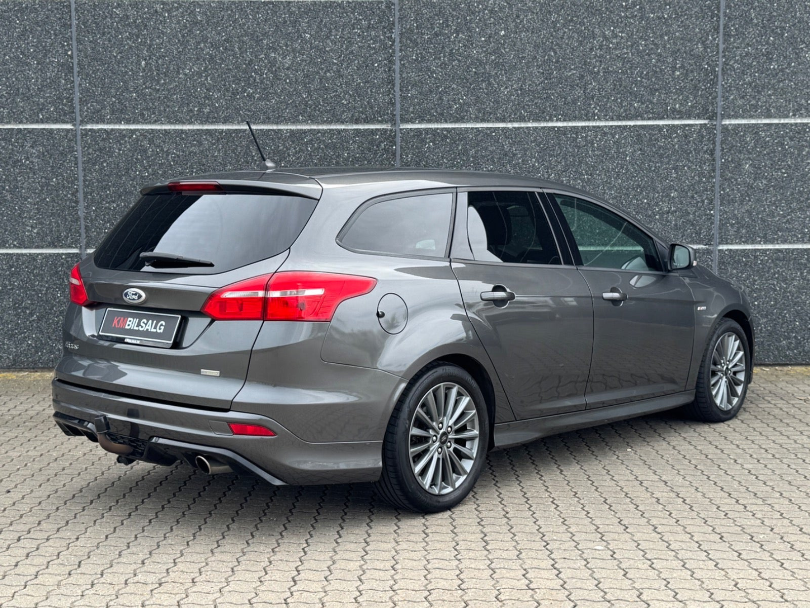 Grå Ford Focus fra 2017