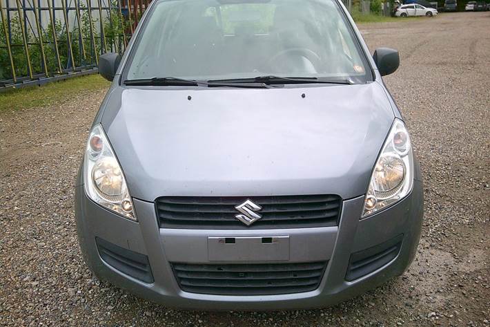 Gul Suzuki Splash fra 2009