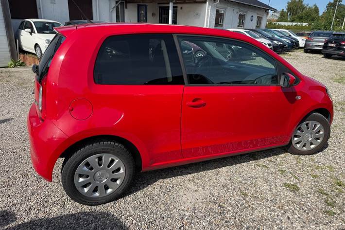 Rød Skoda Citigo fra 2013