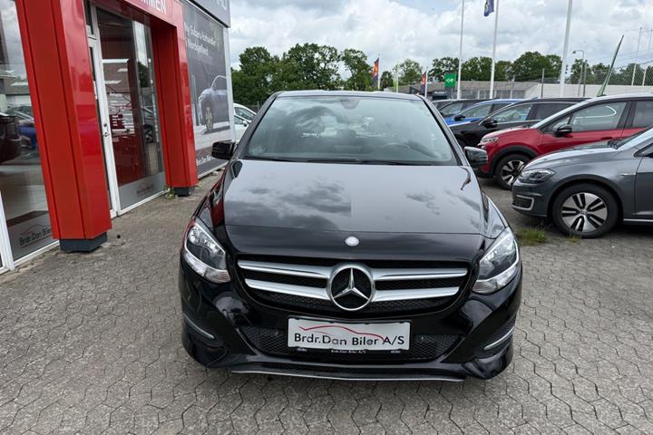 Sort Mercedes B180 d fra 2016