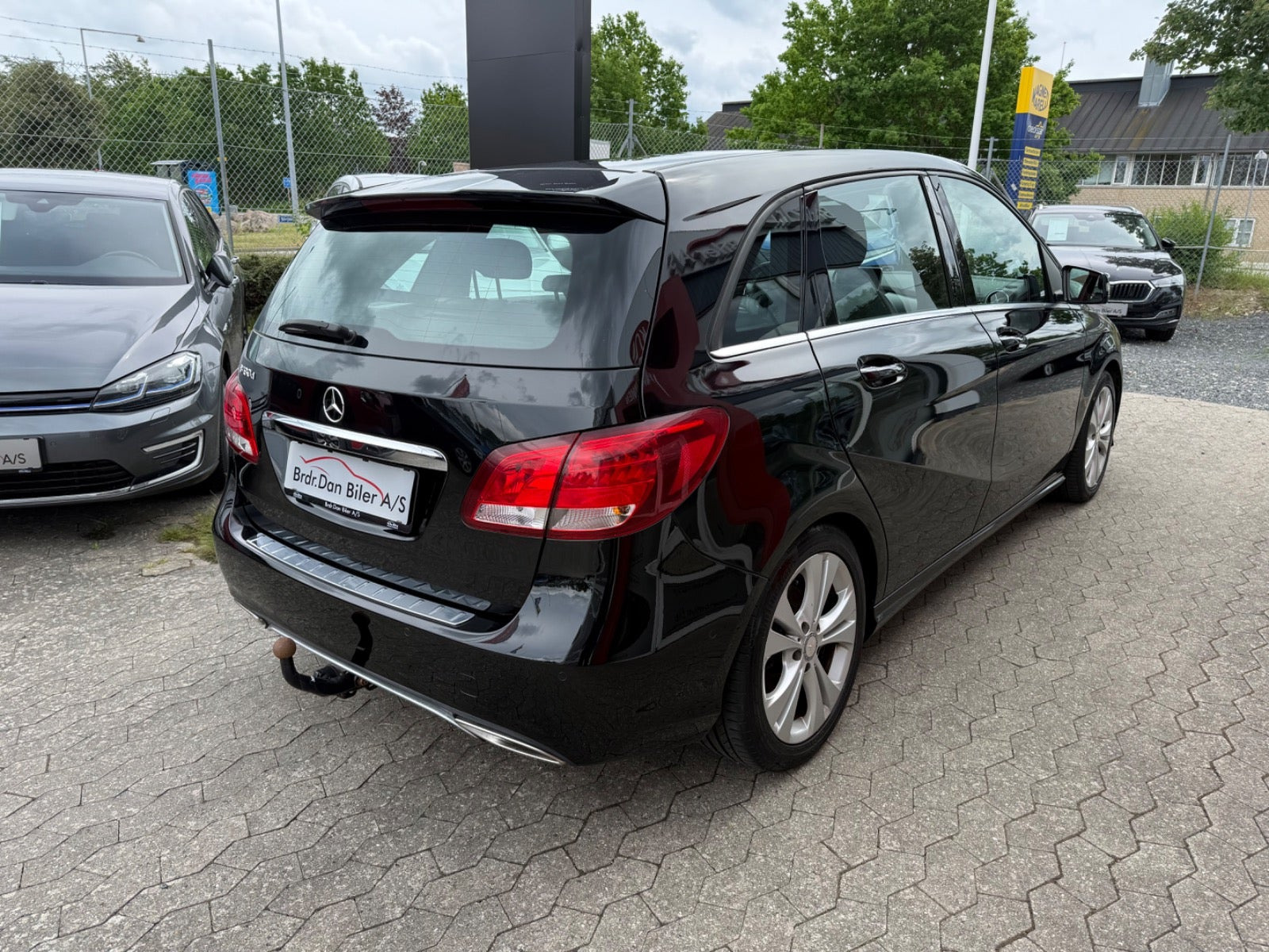 Sort Mercedes B180 d fra 2016