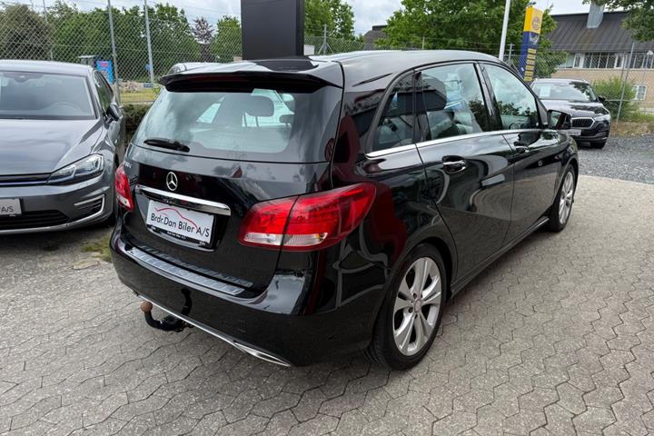 Sort Mercedes B180 d fra 2016