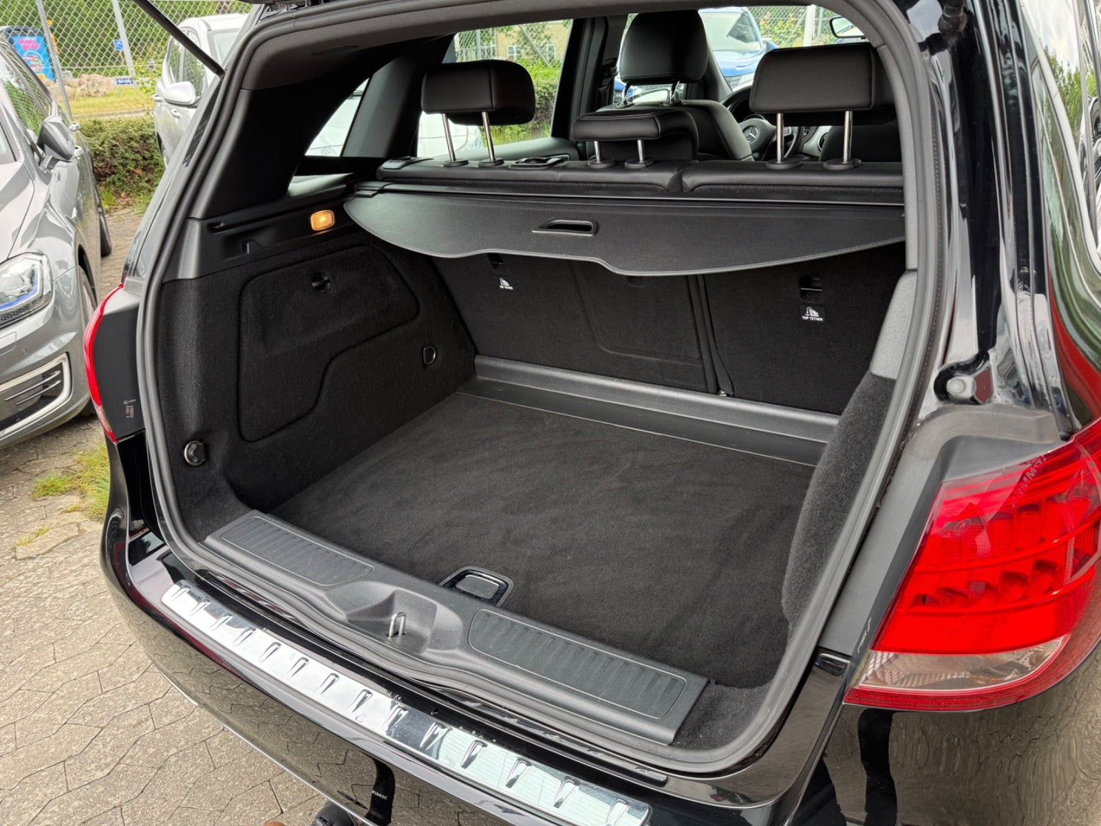 Sort Mercedes B180 d fra 2016